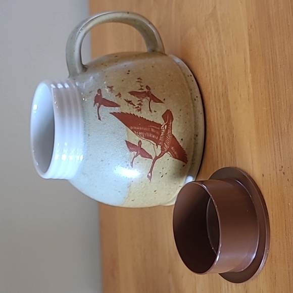 HANDCRAFTED POTTERY Lidded Travel/Office Mug - Picture 2 of 16